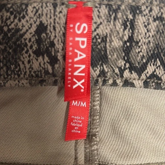SPANX Women’s Snake print Jean-ish leggings ankle pants women’s size medium